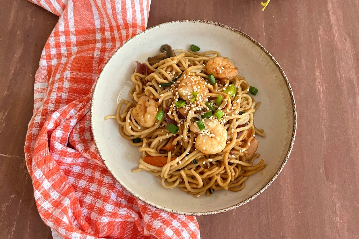 Karidesli Noodle Tarifi