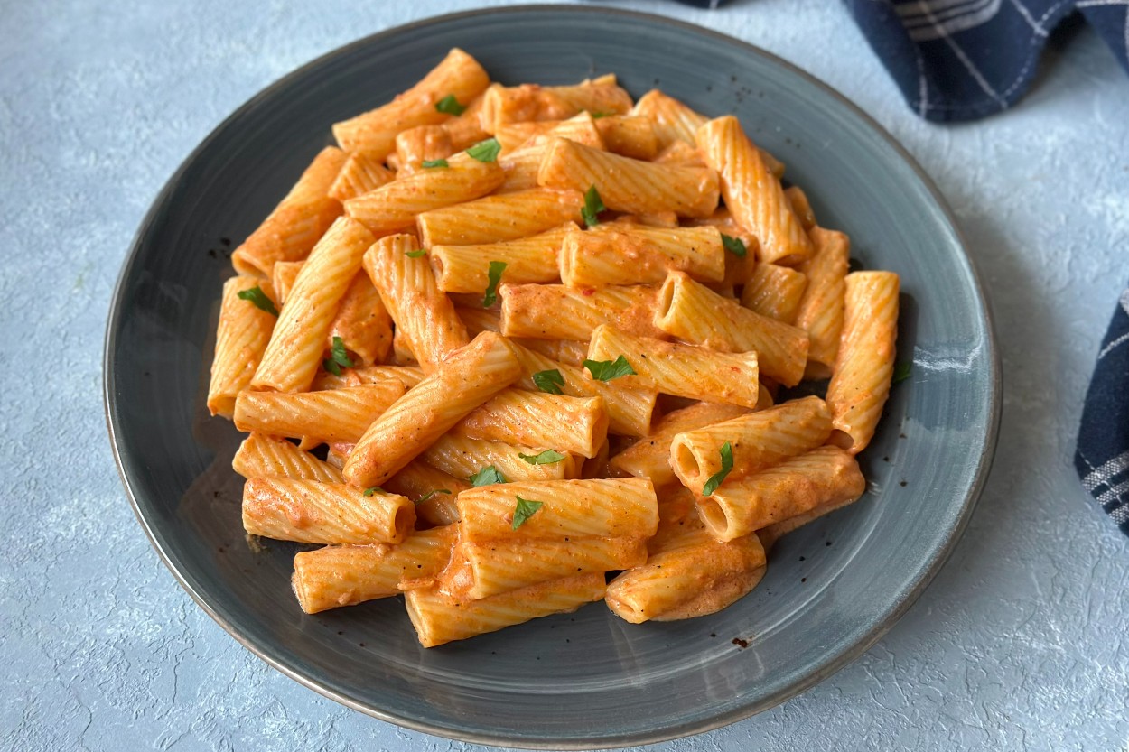 Salçalı Kremalı Makarna Tarifi