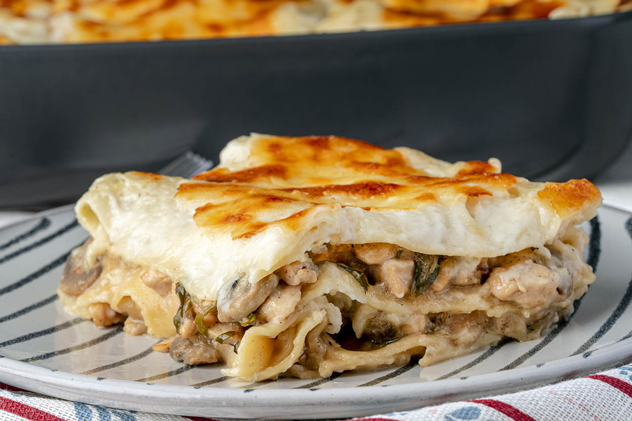 Tavuklu Mantarlı Lazanya Tarifi