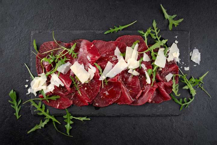 Carpaccio nasıl sunulur?