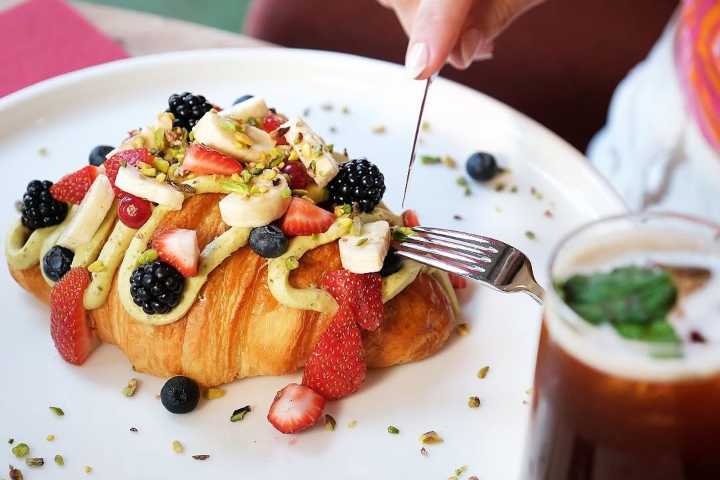 Lifano Bakery