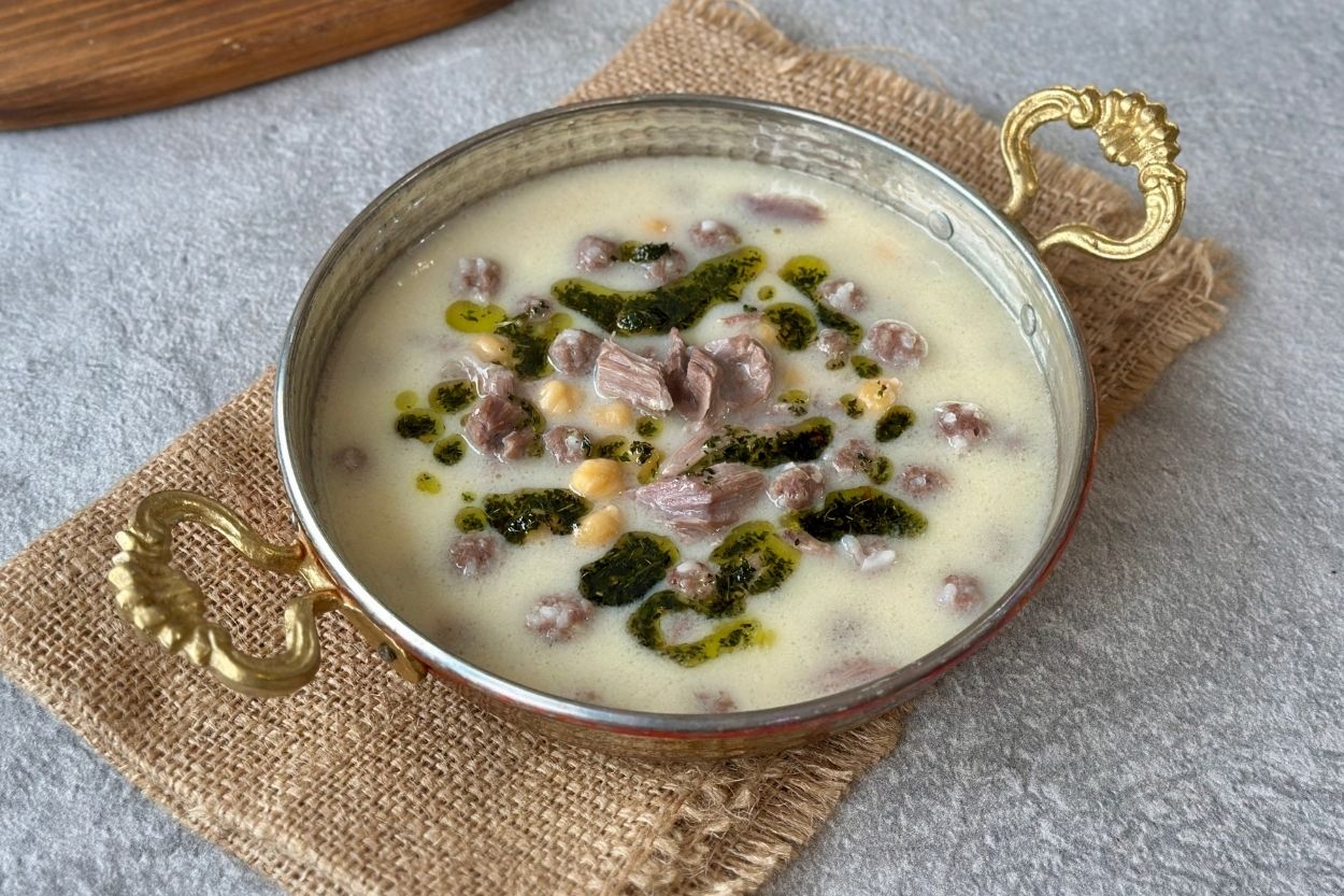 Yoğurtlu Yuvalama Çorbası Tarifi