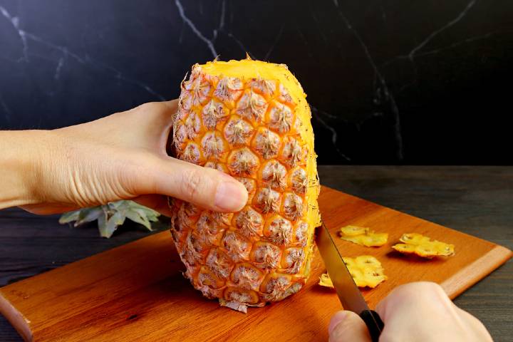 Ananas Nasıl Kesilir