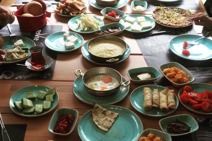 Nevre Cafe & Restaurant