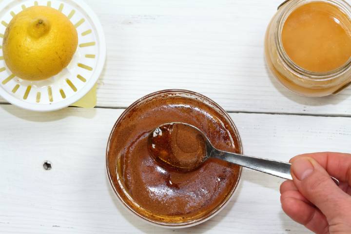 Tarçın ve limon suyu maskesi