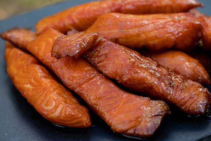 Şekerli / Şurup kaplı füme somon tarifi