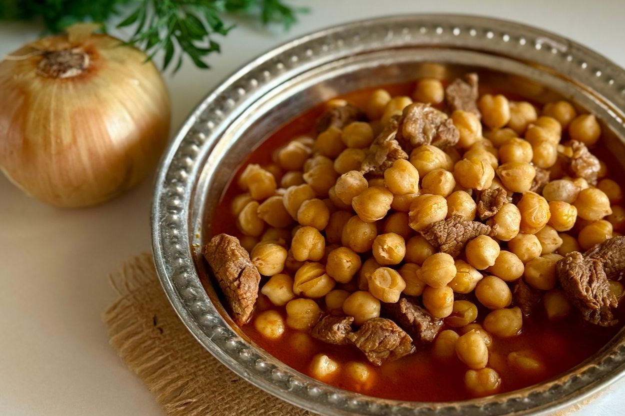 Düdüklüde Etli Nohut Tarifi