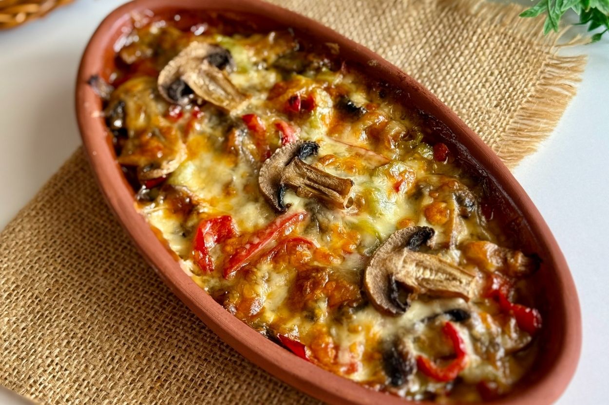 Güveçte Kaşarlı Mantar Tarifi