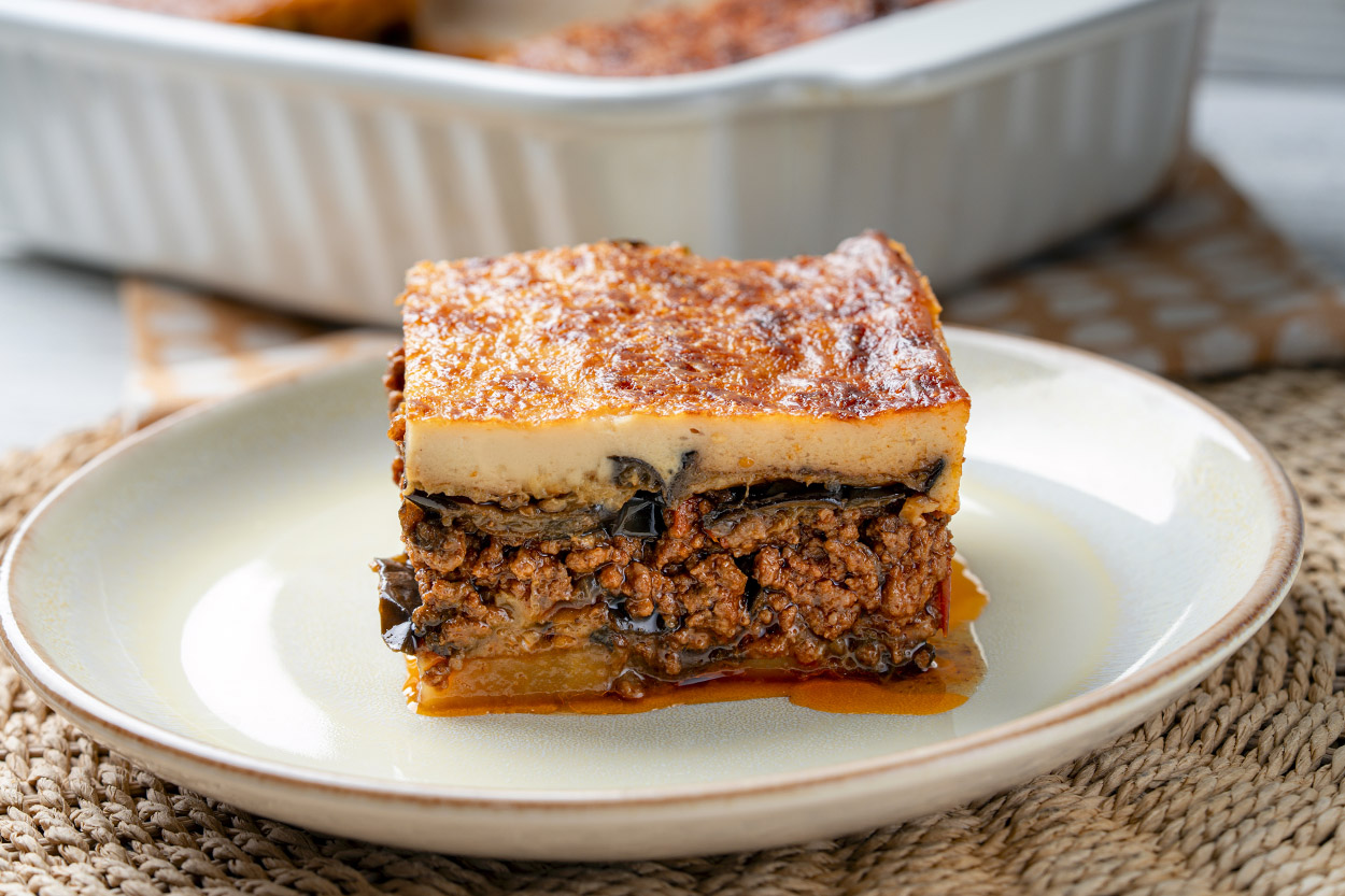 Beşamelli Patlıcan Musakka Tarifi