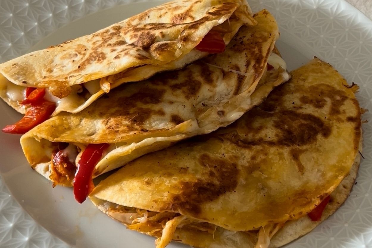 Tavuklu Kaşarlı Quesadilla Tarifi