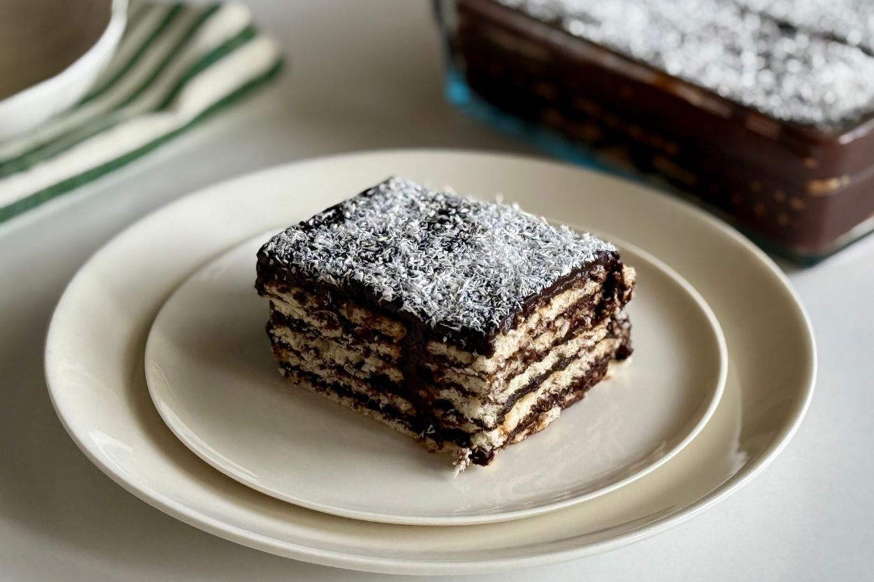 Bisküvili Çikolatalı Pasta Tarifi