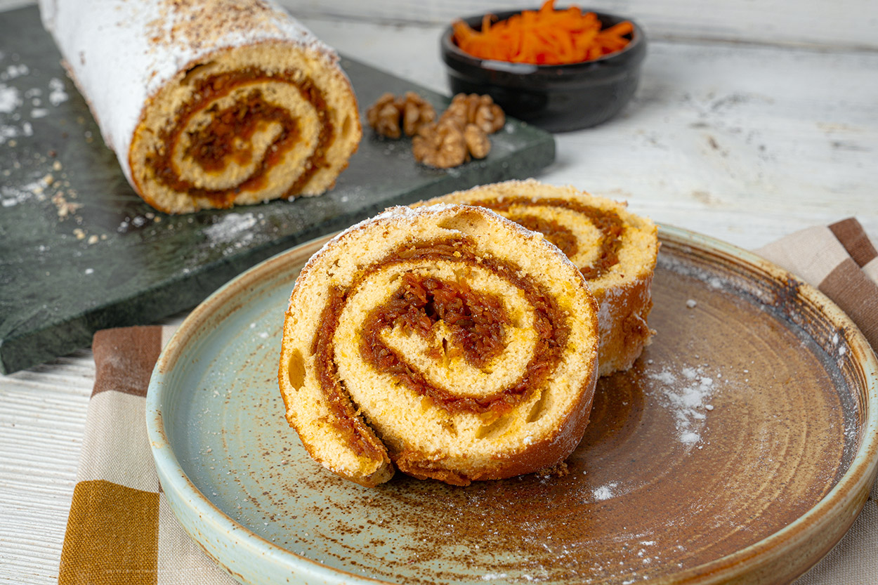 Bal Kabaklı Havuçlu Rulo Kek Tarifi