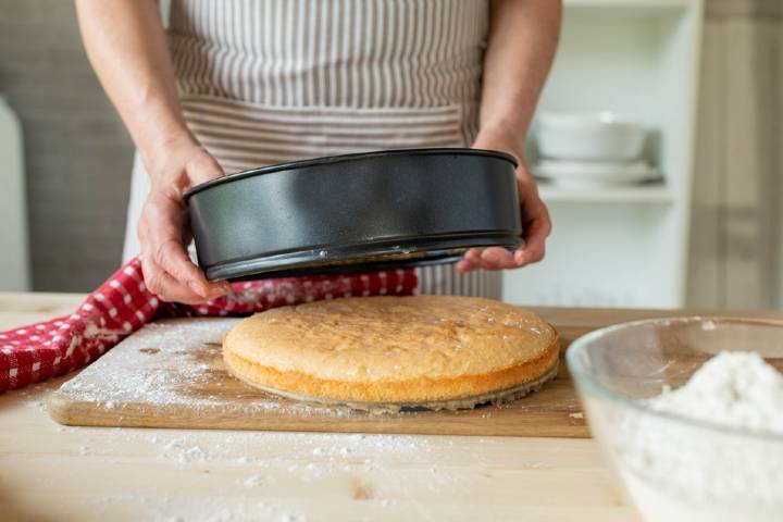 Kelepçeli kek kalıbı