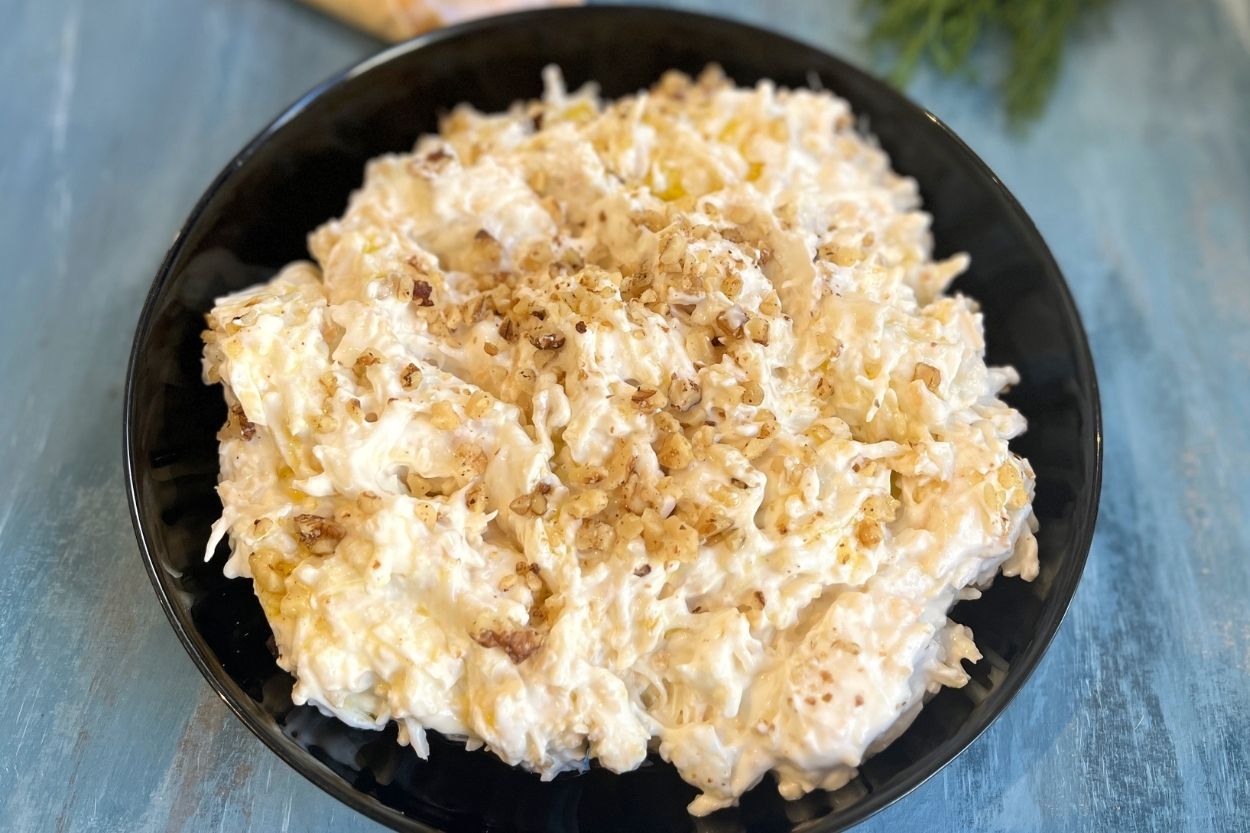 Ayvalı Kereviz Salatası Tarifi