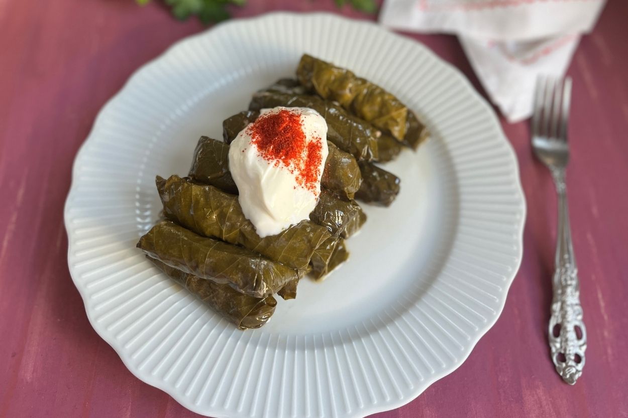 Kıymalı Yaprak Sarma Tarifi
