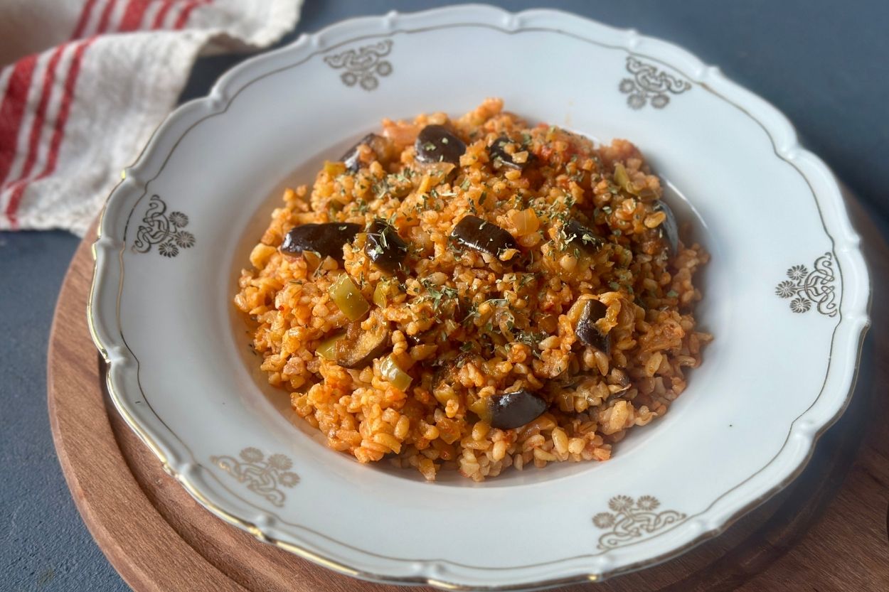 Patlıcanlı Bulgur Pilavı Tarifi