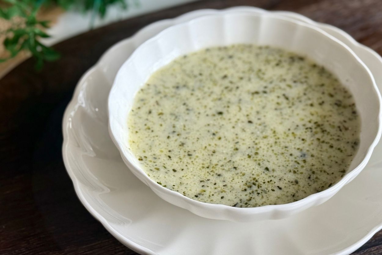 Yoğurtlu Arpa Şehriye Çorbası Tarifi