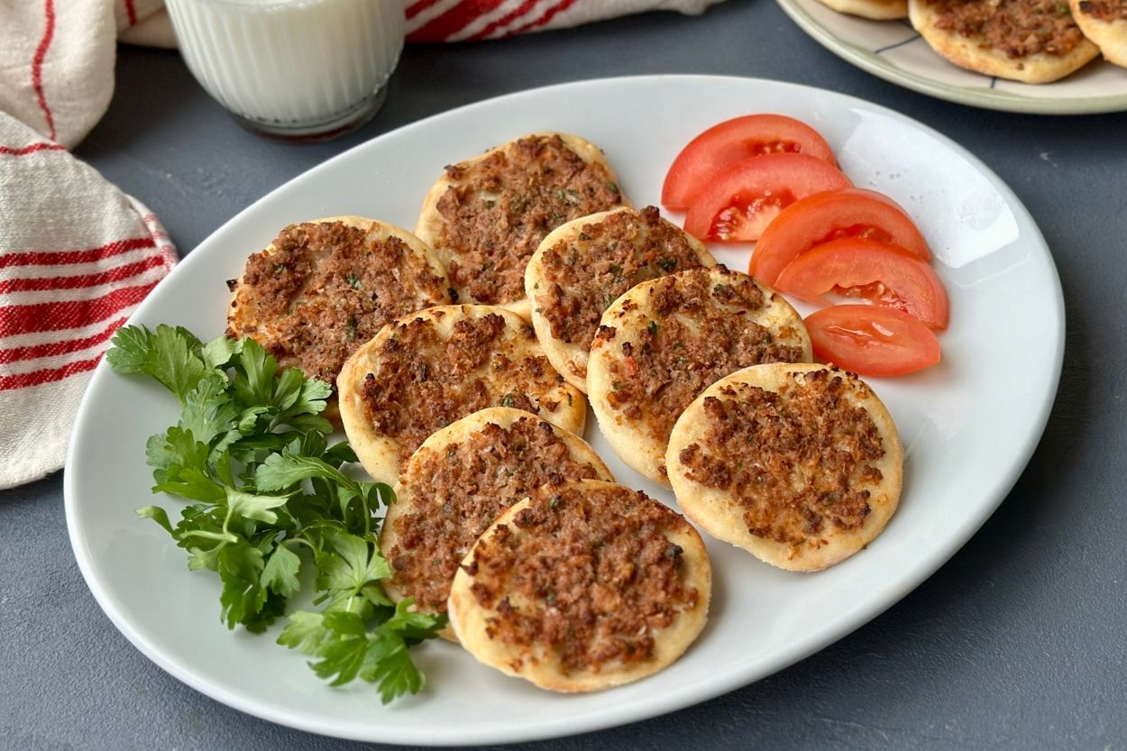 Bardak Altı Lahmacun Tarifi