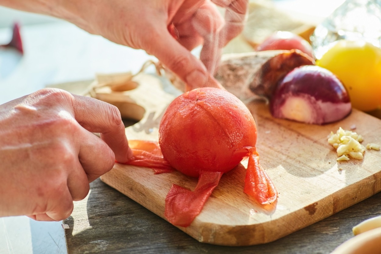 Domates Nasıl Soyulur?