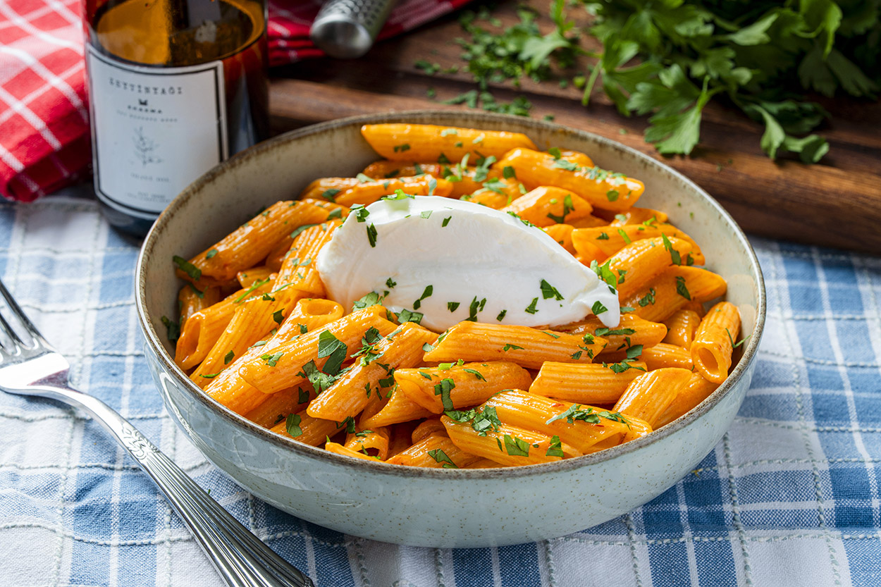 Kremalı Salçalı Makarna Tarifi