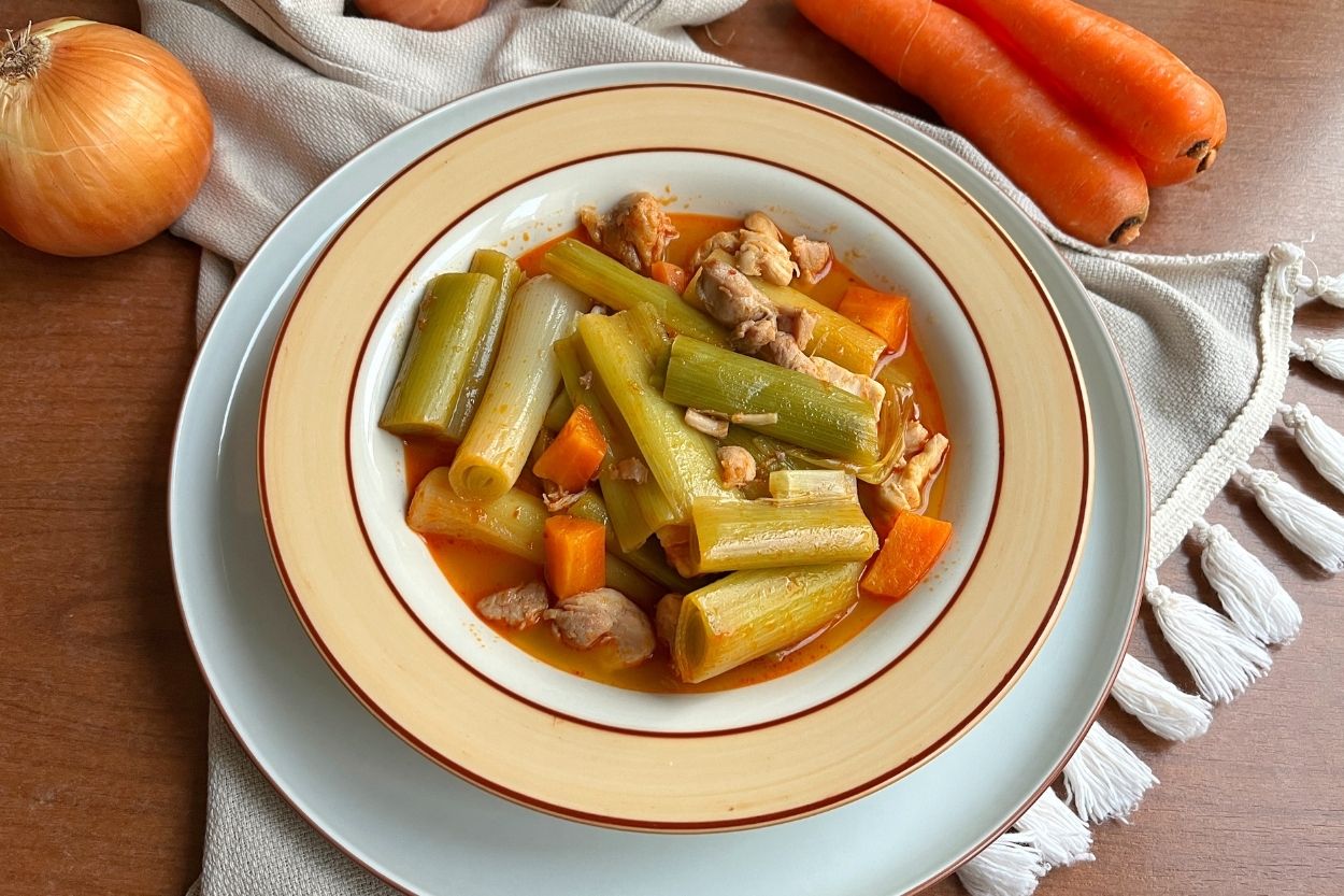 Tavuklu Pırasa Yemeği Tarifi