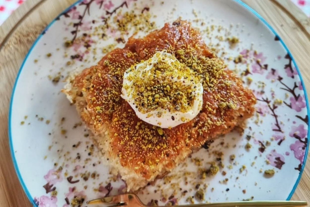 Kadayıflı Şerbetli Kek Tarifi