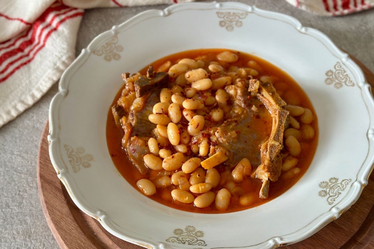 Kemikli Etli Kuru Fasulye Tarifi