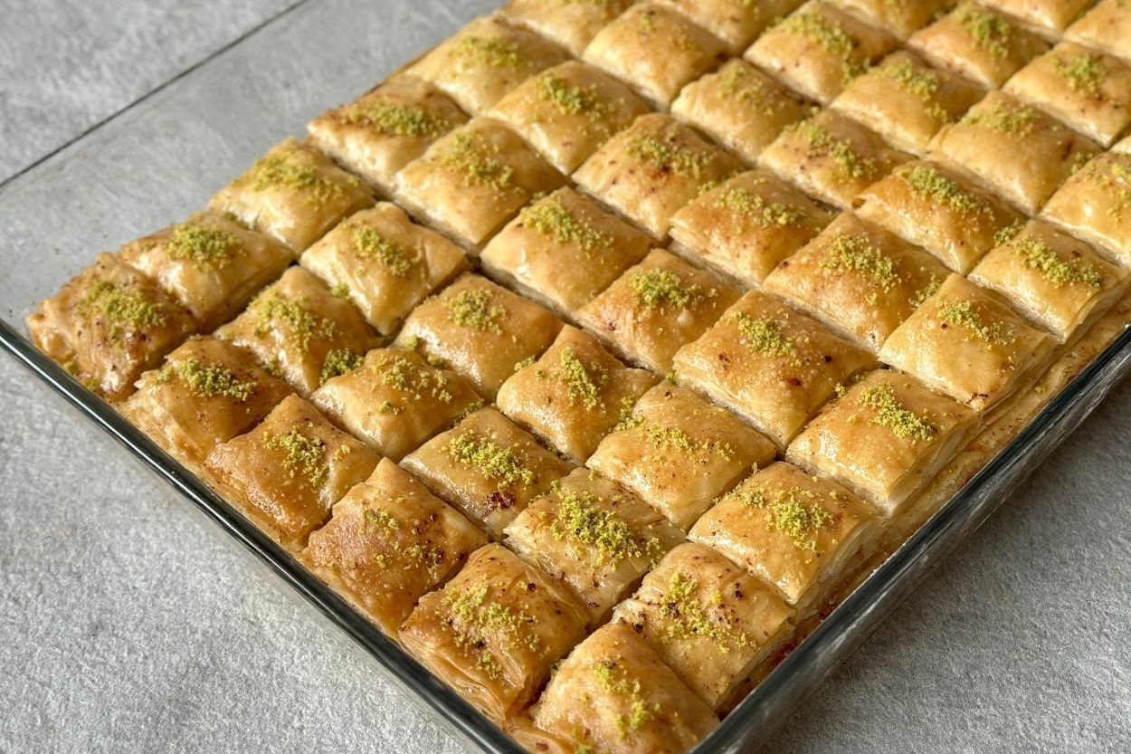 Pastane Baklavası Tarifi