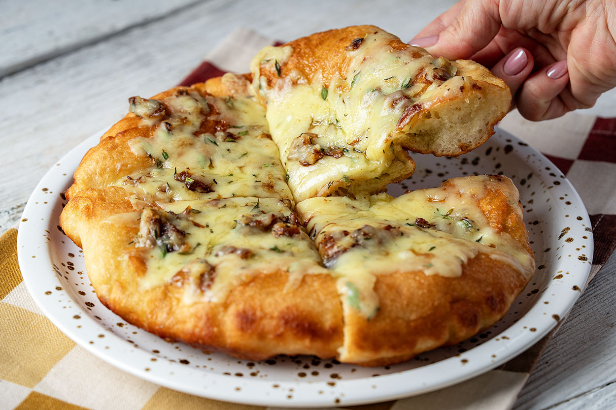 Pişi Hamurundan Sarımsaklı Ekmek Tarifi