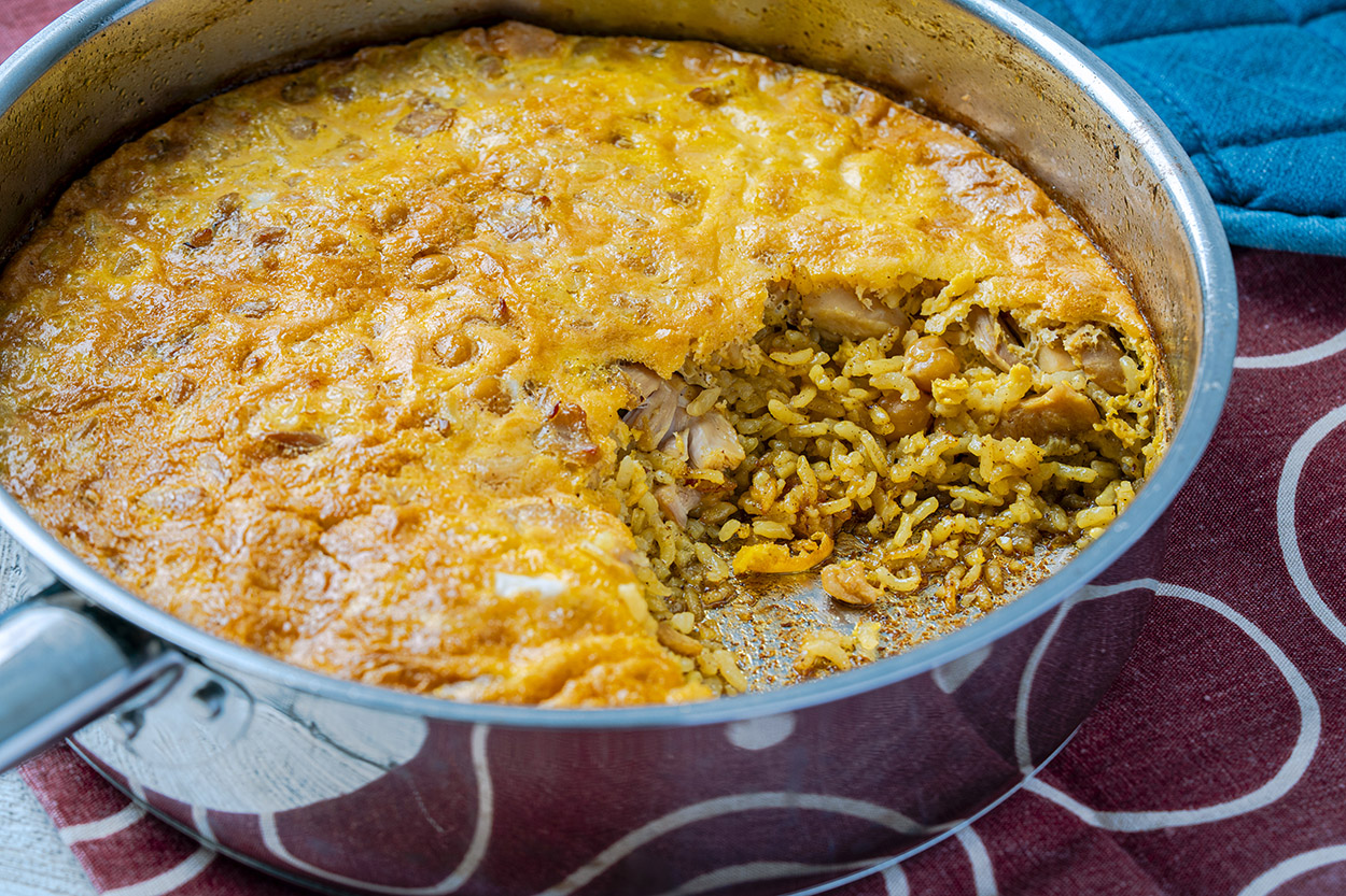 Fırında Yumurtalı Tavuklu Pilav Tarifi