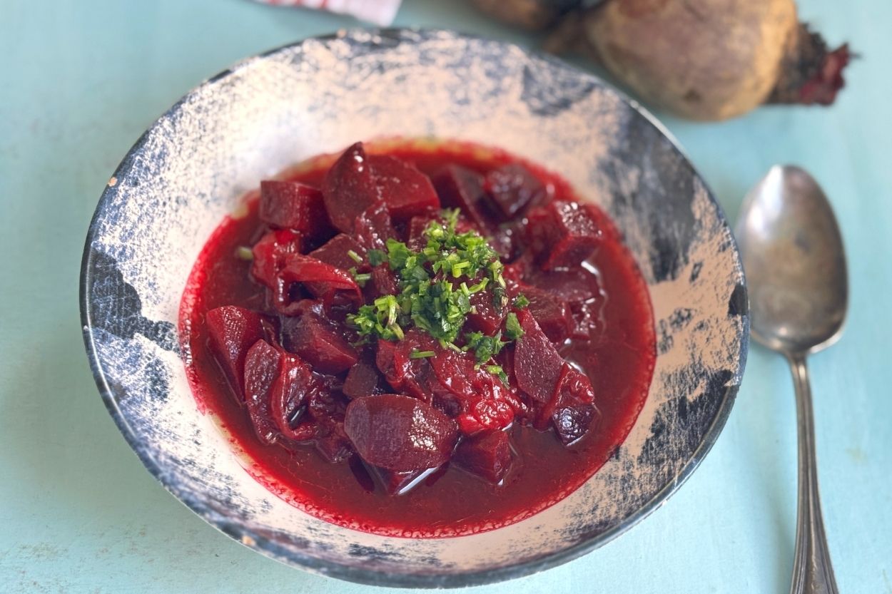 Zeytinyağlı Pancar Yemeği Tarifi