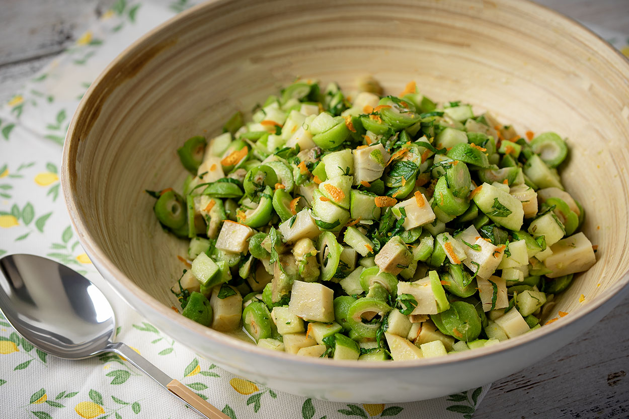 Çağlalı Enginarlı Bahar Salatası Tarifi