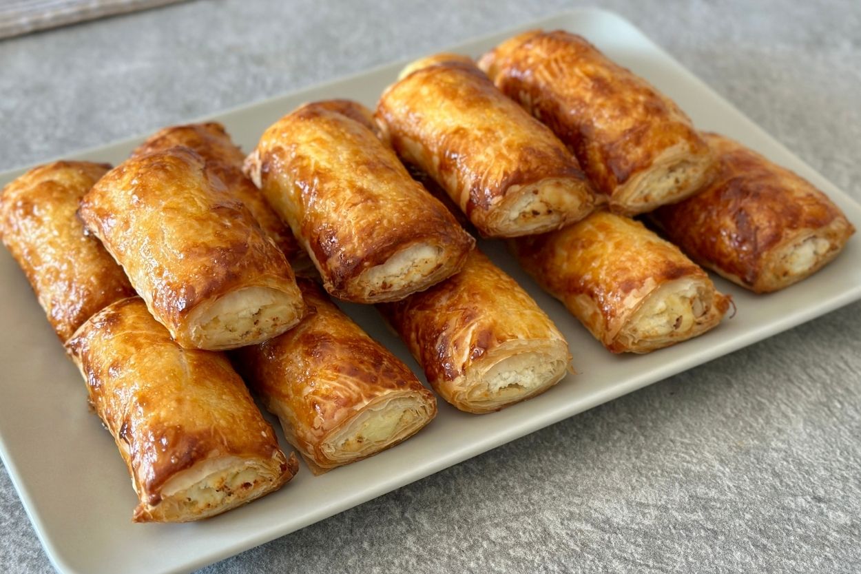 Baklava Yufkasından Peynirli Börek Tarifi